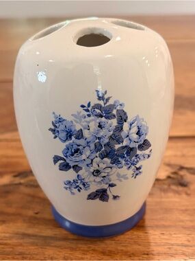 Vintage Ceramic Porcelain White & Blue Floral Toothbrush Makeup Brush Holder
